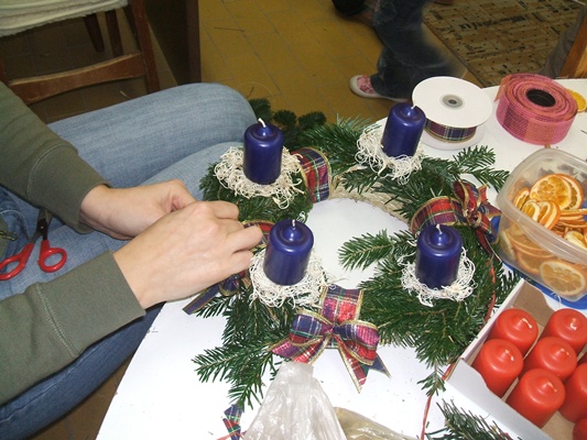 Adventi koszorú készítés